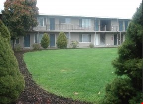 Greenwood Manor Image 4