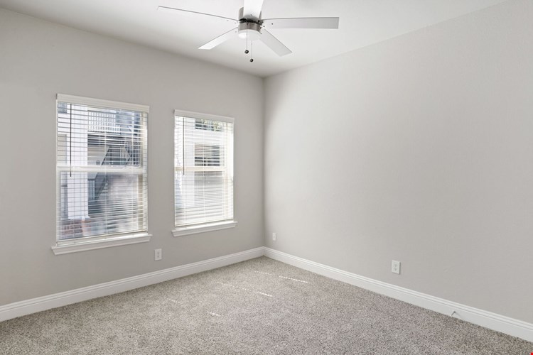 Larkin Apartment Homes Image 95