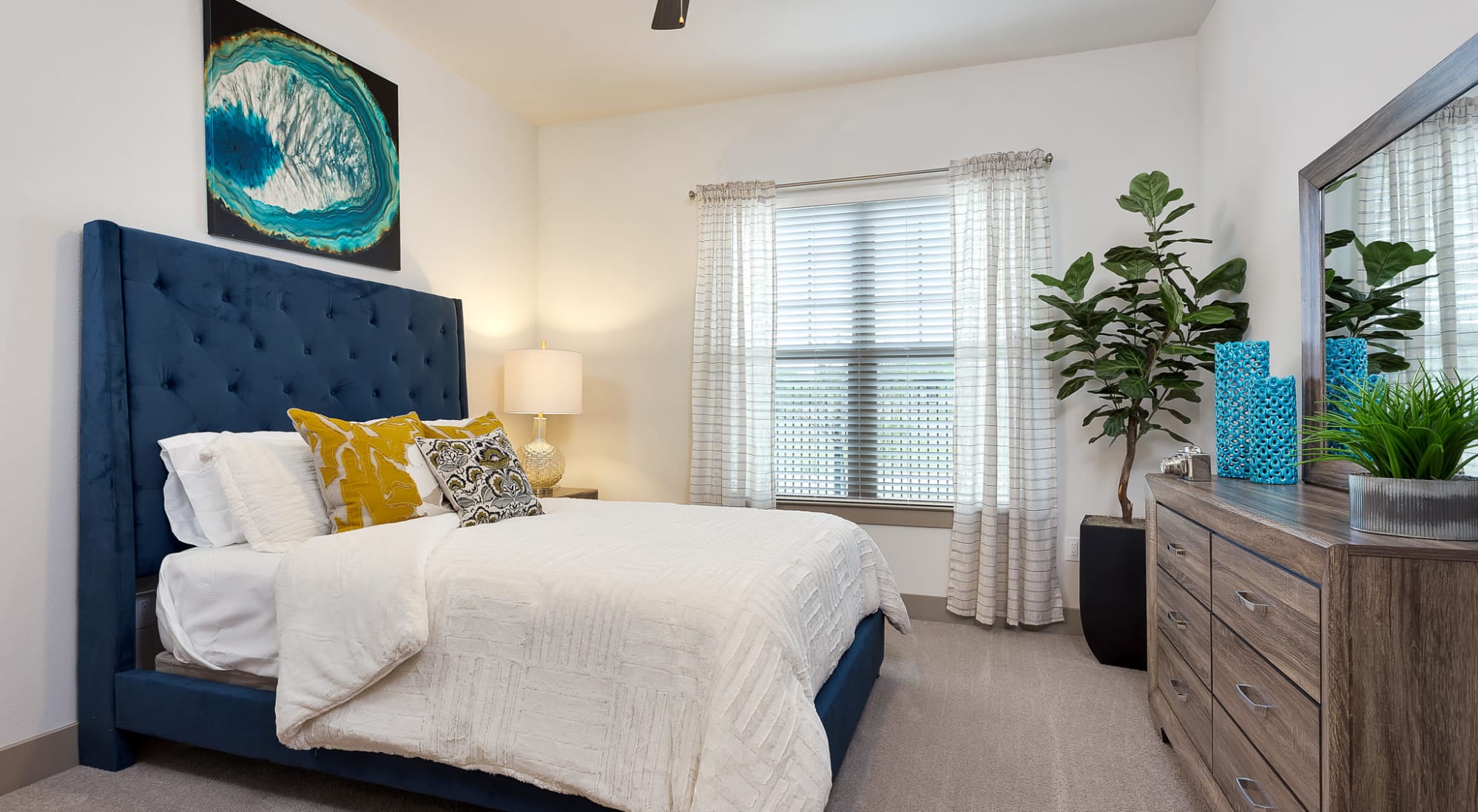 Edge and Stone Apartments Image 11