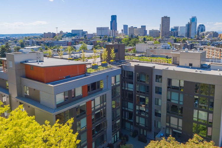 Chloe on Union Image 6