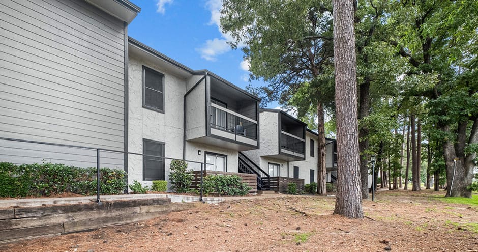 River Oaks Apartments Image 4