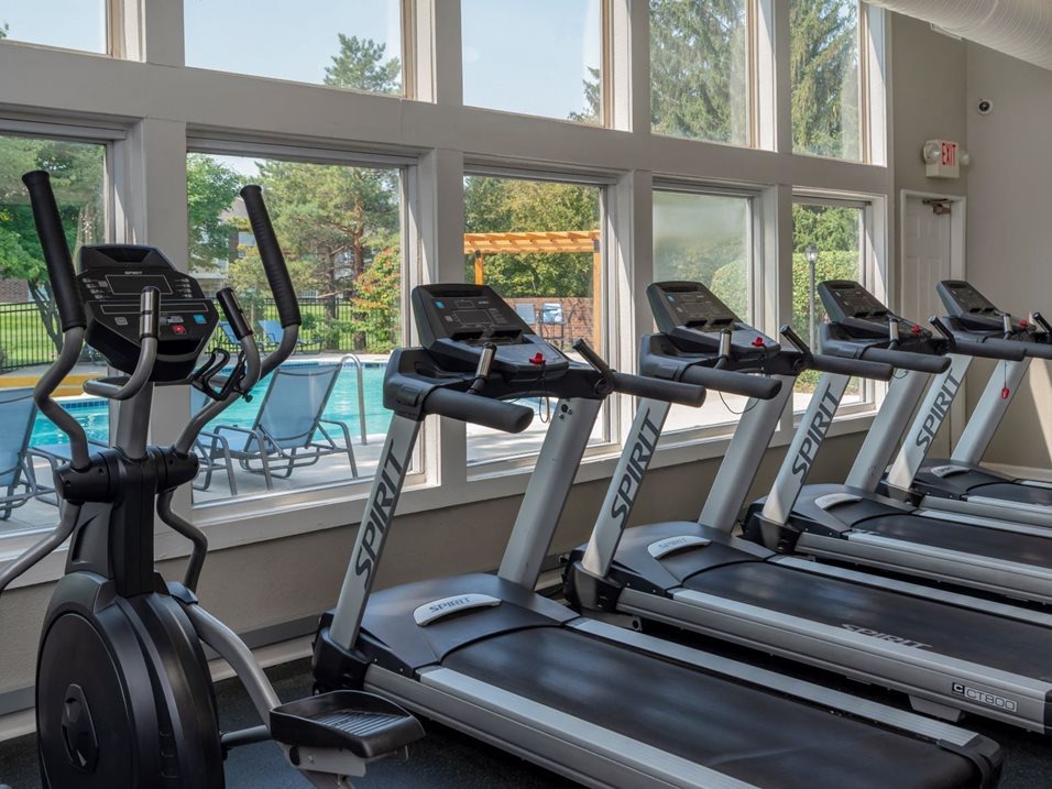 Fairlane Meadows Apartments and Townhomes Image 10