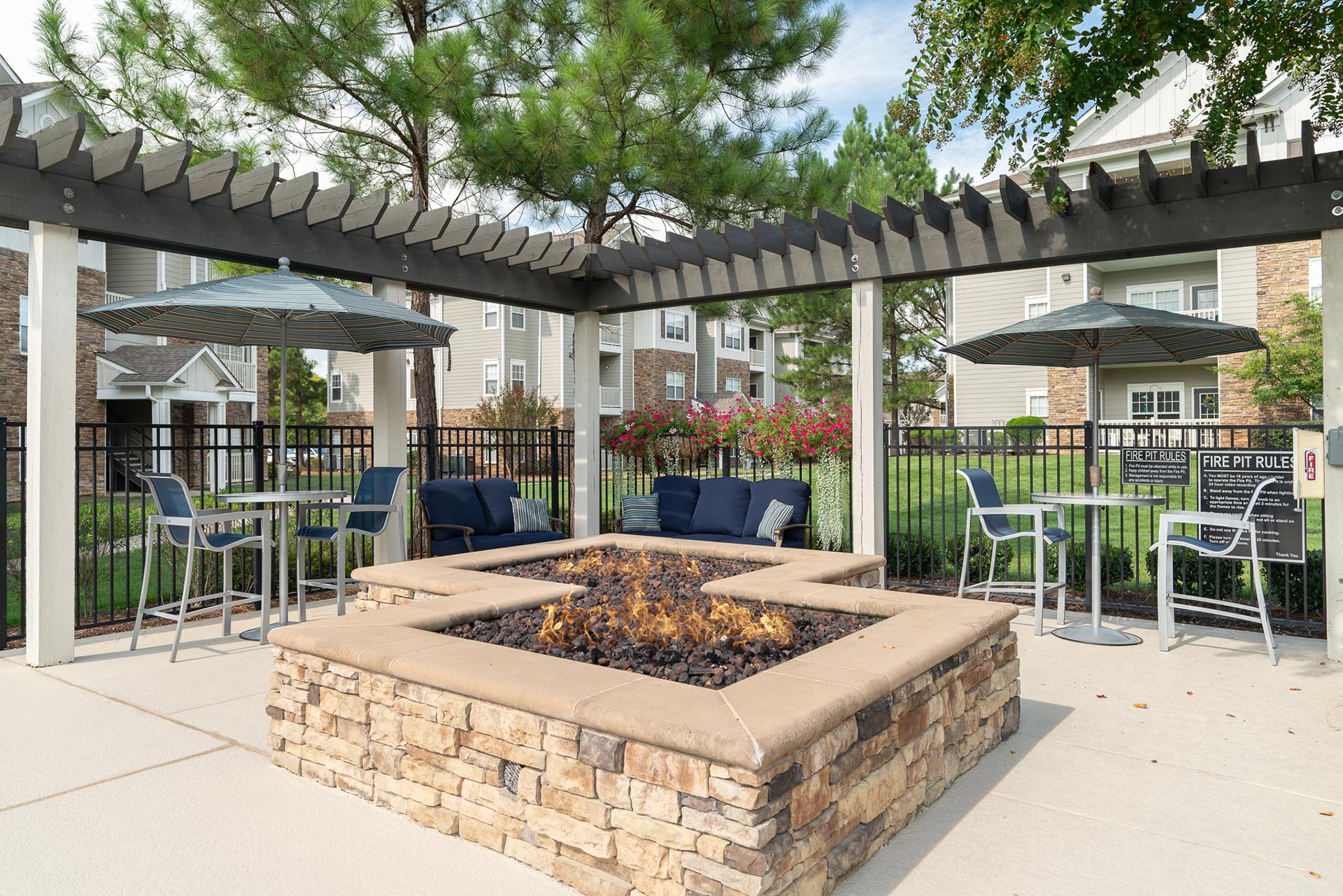 Vintage Creekwood Park Apartments Image 24