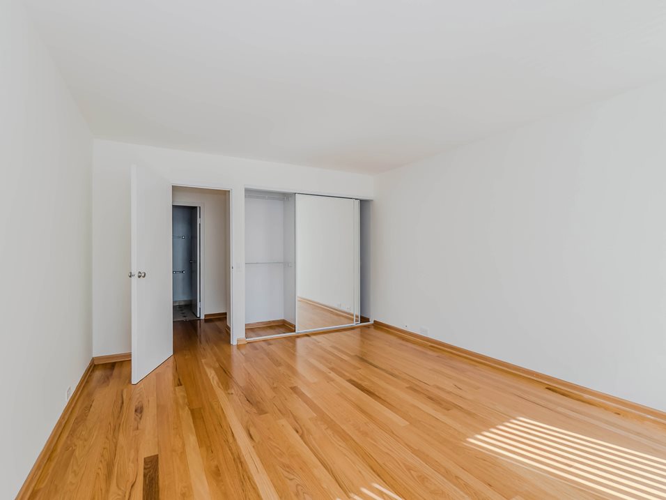 The Van Der Rohe Image 17