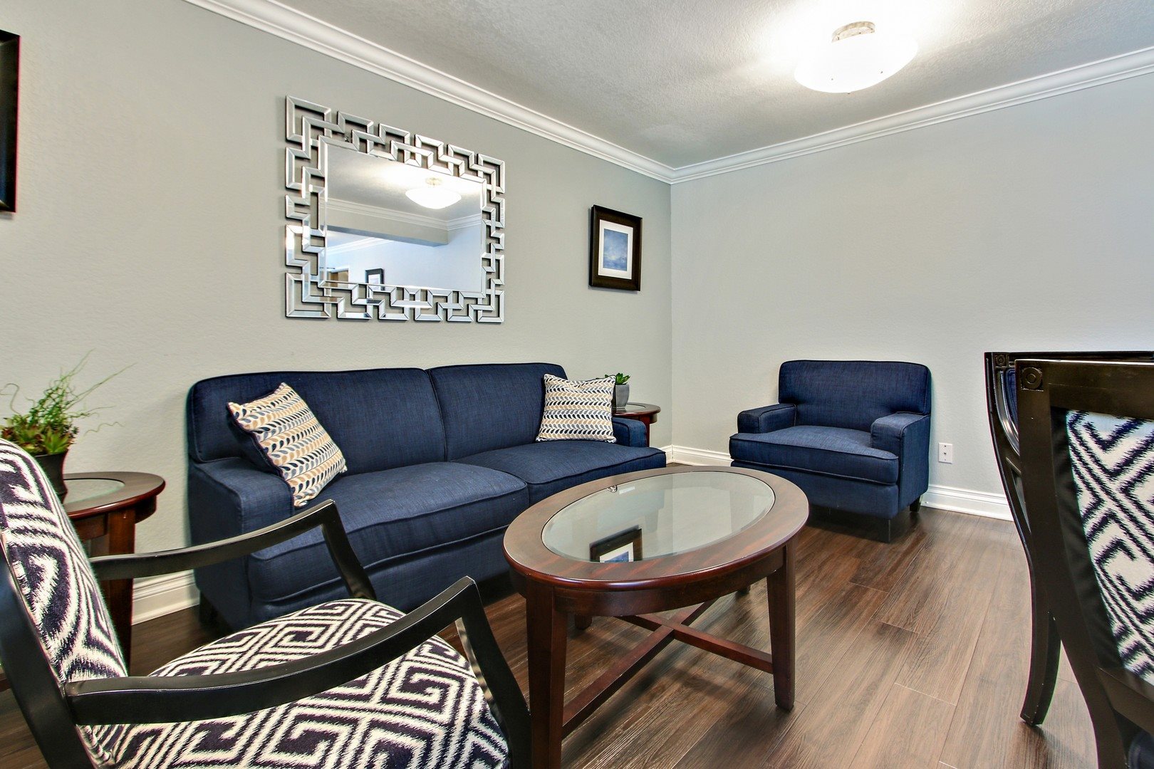 Zelzah Court Apartments Image 27