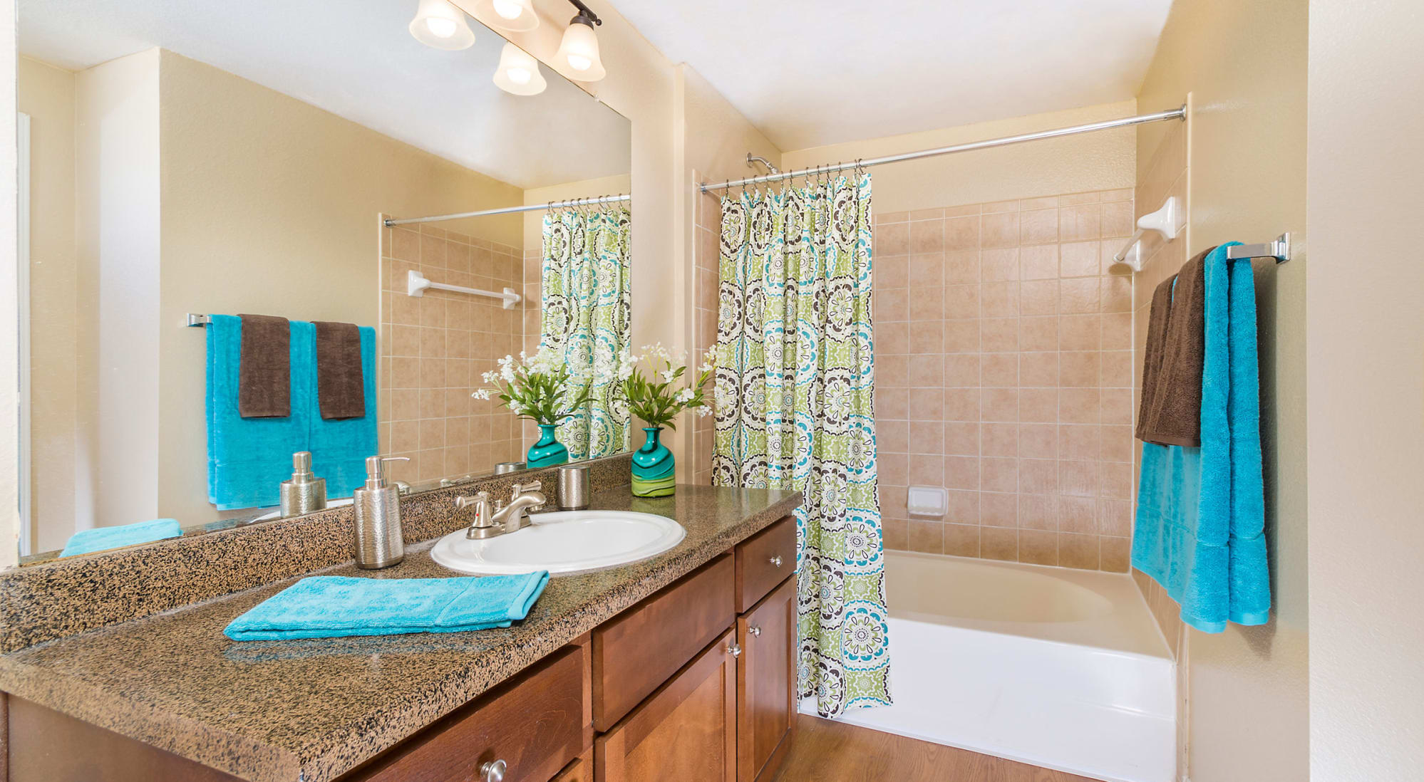 Villas At Medical Center Image 10