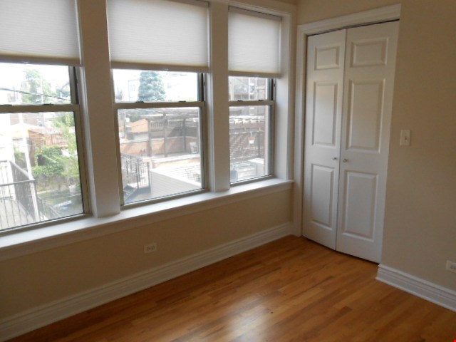 1210-16 W. Waveland Image 27