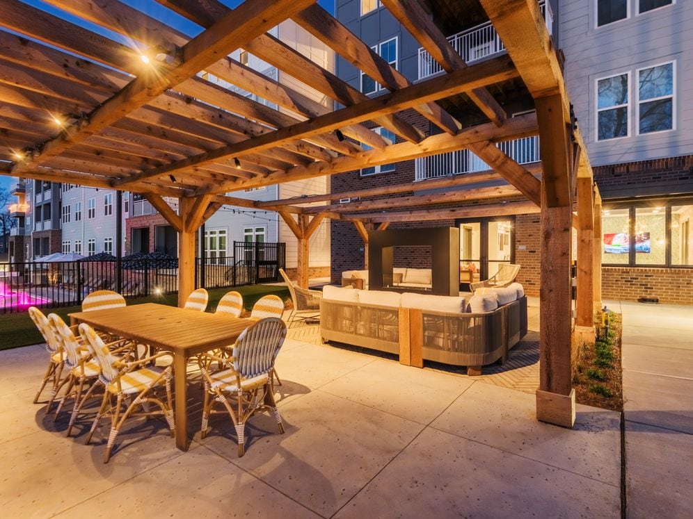 Outdoor Lounge and Fire Pit