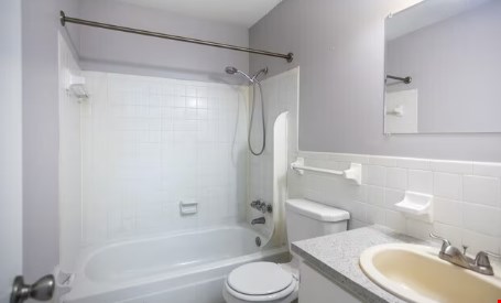 Oakridge Apartments Image 4