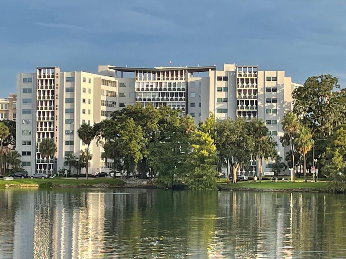 Lake Lucerne Towers Image 5