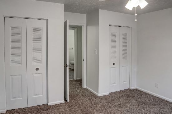 Four Seasons Apartments Image 10