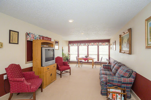 Clinton Manor Image 8