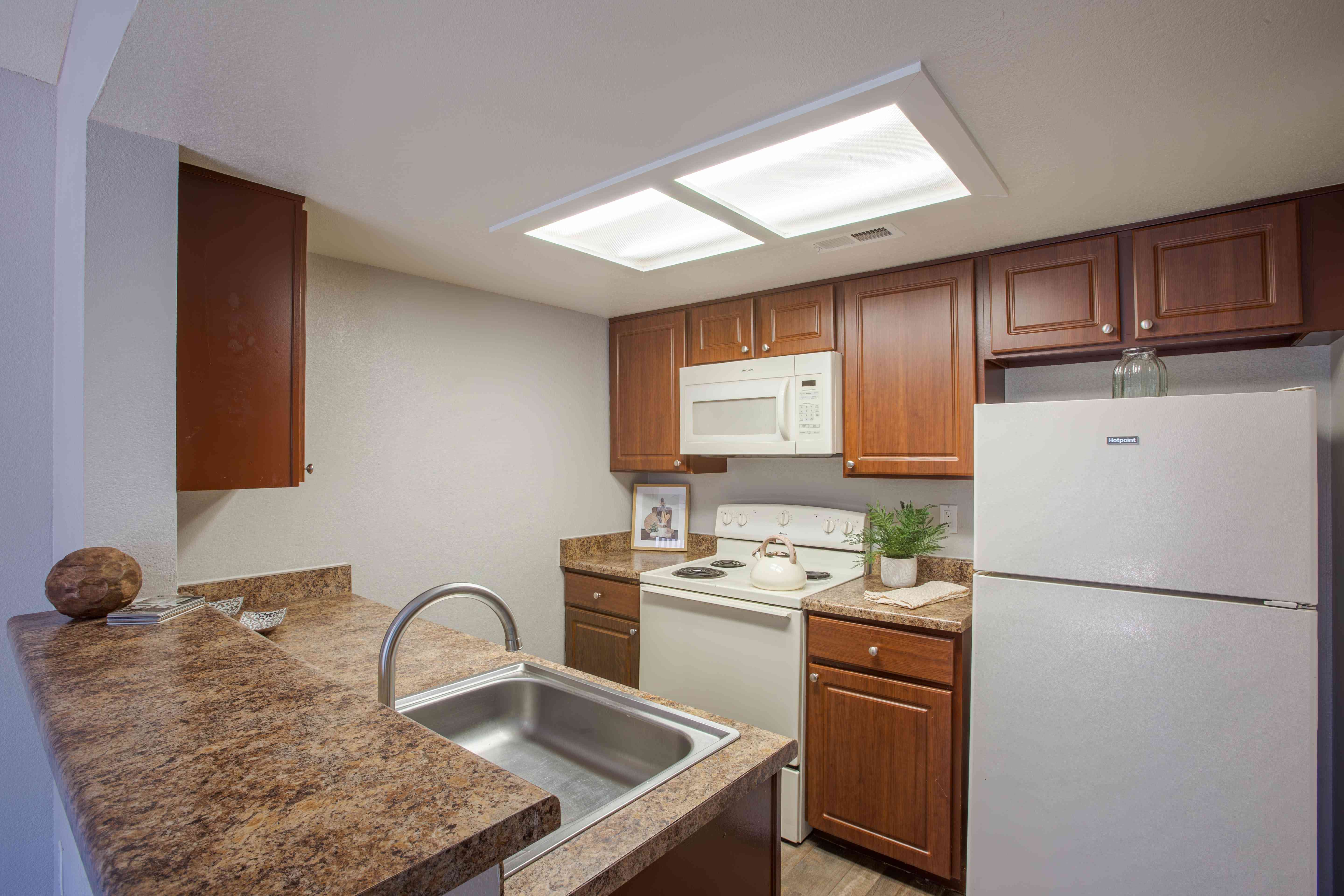 Peak at Oro Valley Image 10