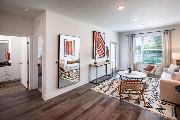 Allure on Parkway Image 12