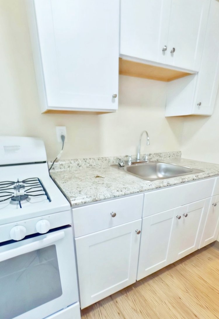 Hoodridge Hall Apartments and Townhomes Image 2