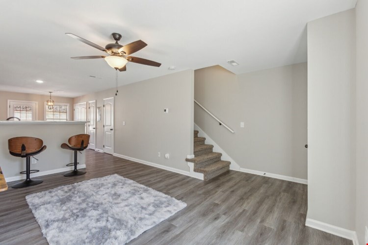 Center Pointe Townhomes Image 14