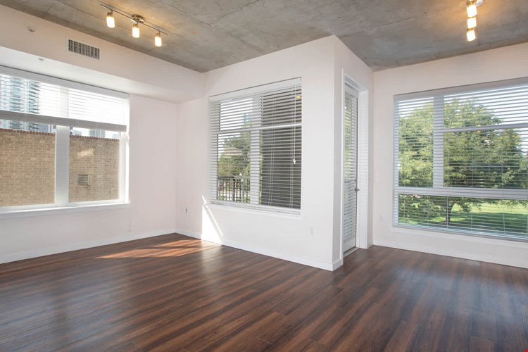 Radius Uptown Image 48