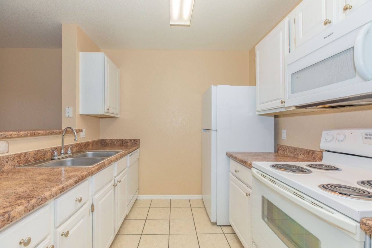 Peak at Oro Valley Image 35