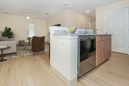 Marketplace at Liberty Crossing Image 7