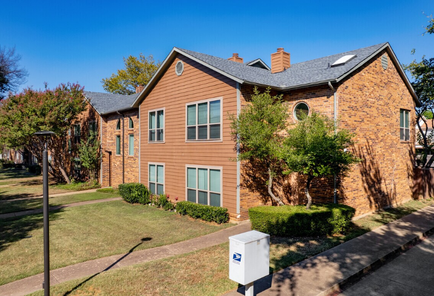 Norwood Place Condominiums Image 2