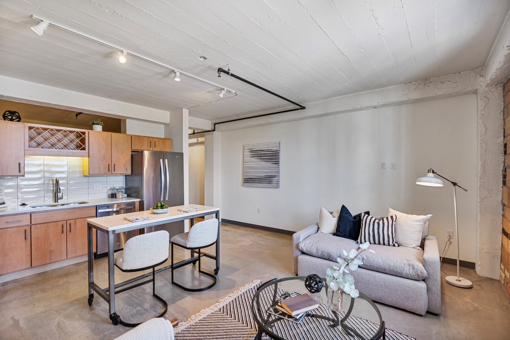 700 Central Historic Lofts & New Flats Image 3