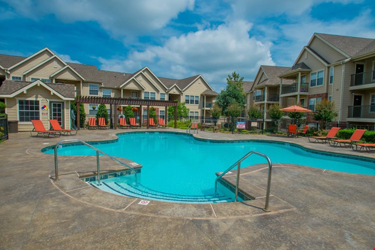 Nickel Creek Apartments Image 2