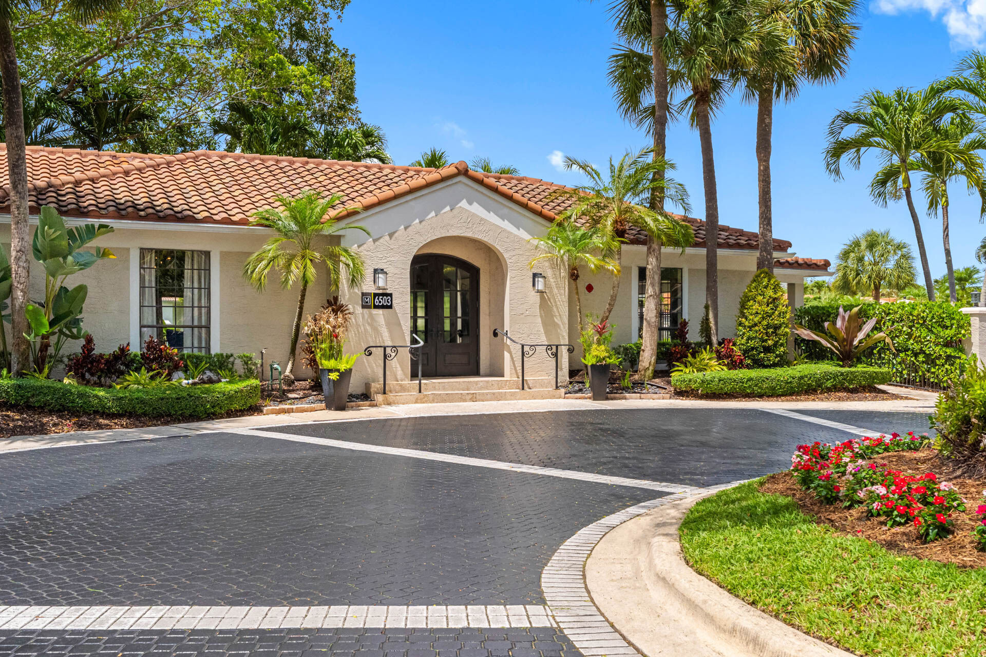 Mizner Court Image 34