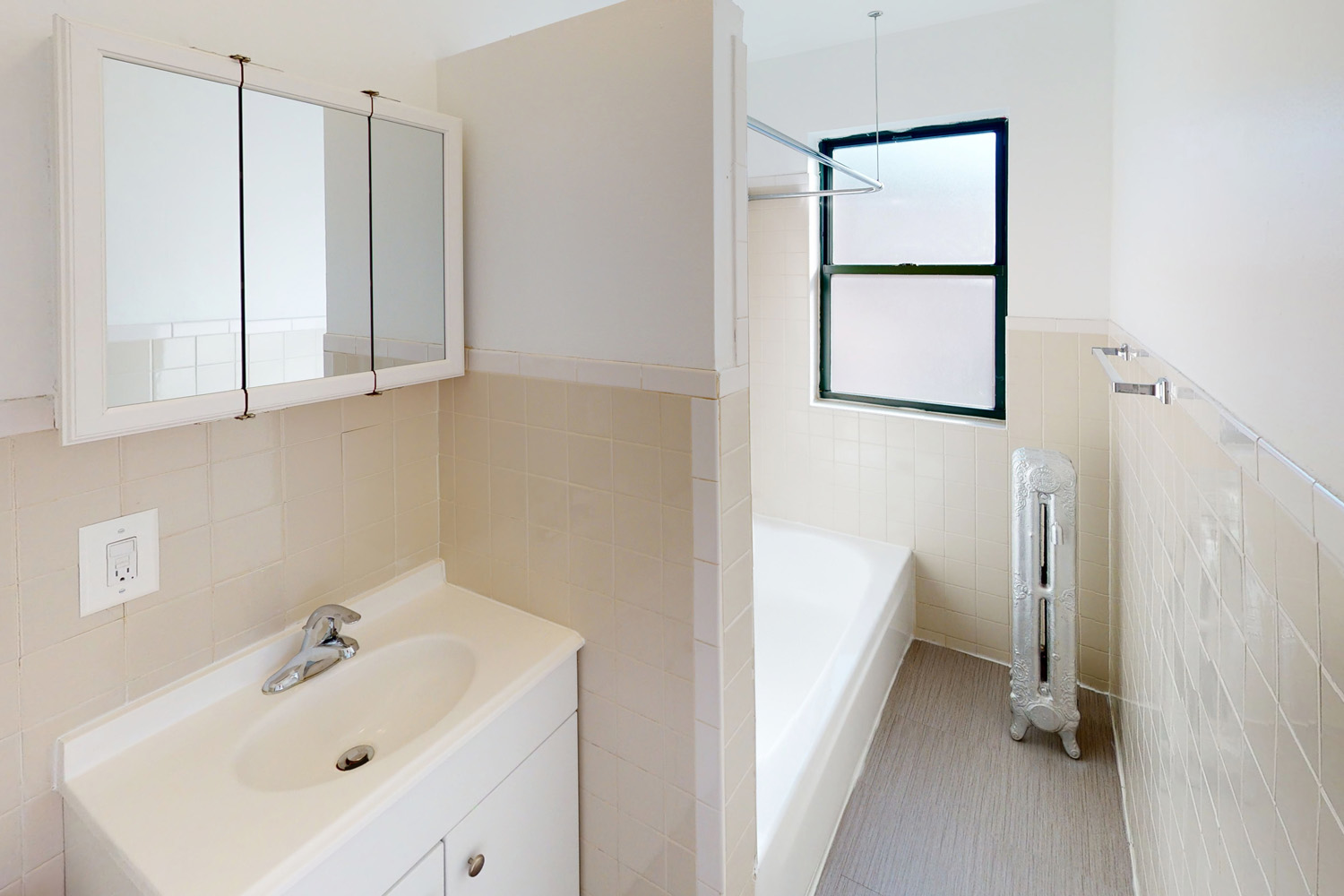 5500 S Cornell Avenue Image 17