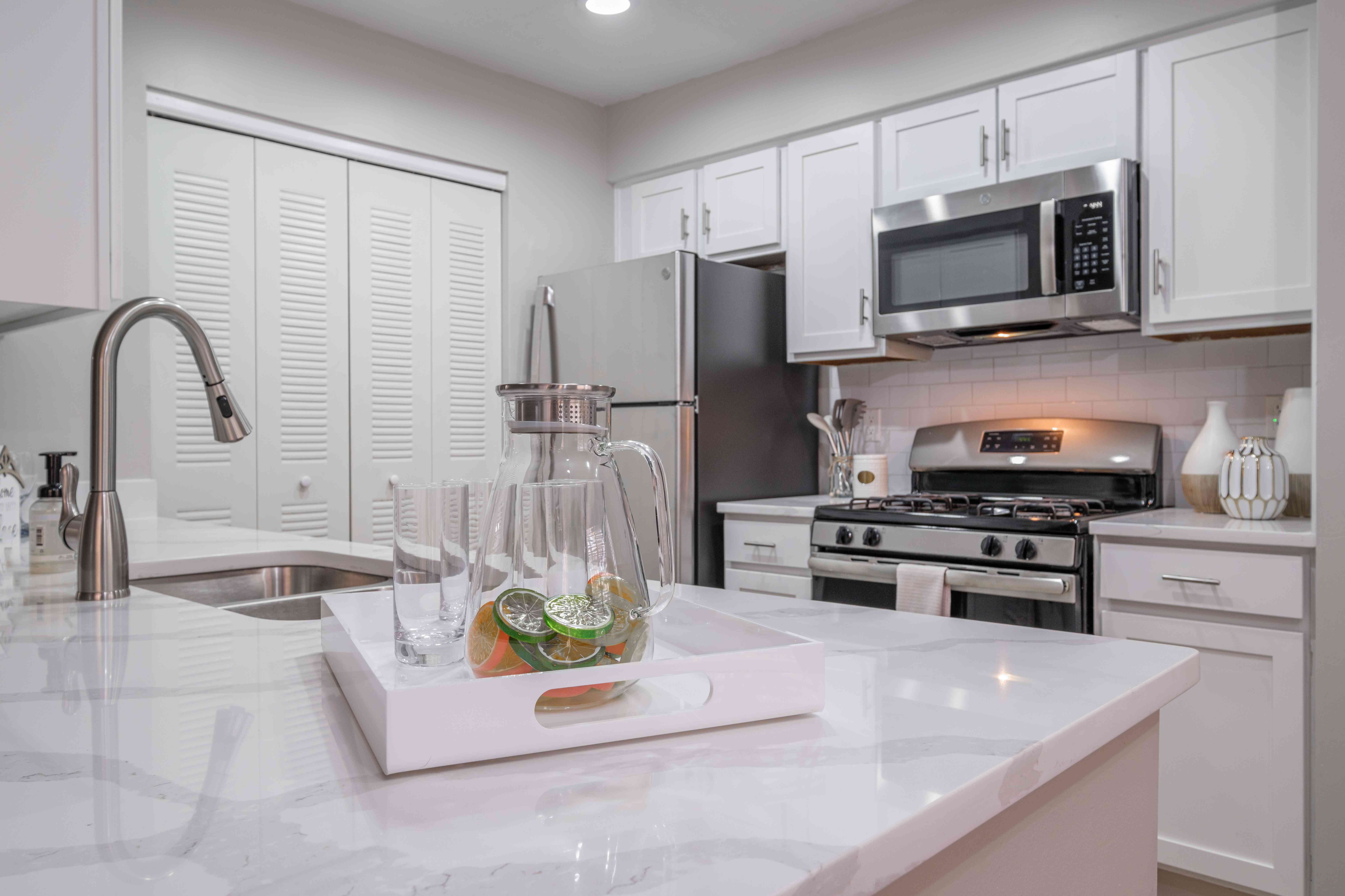 The Residence at Christopher Wren Apartments Image 7