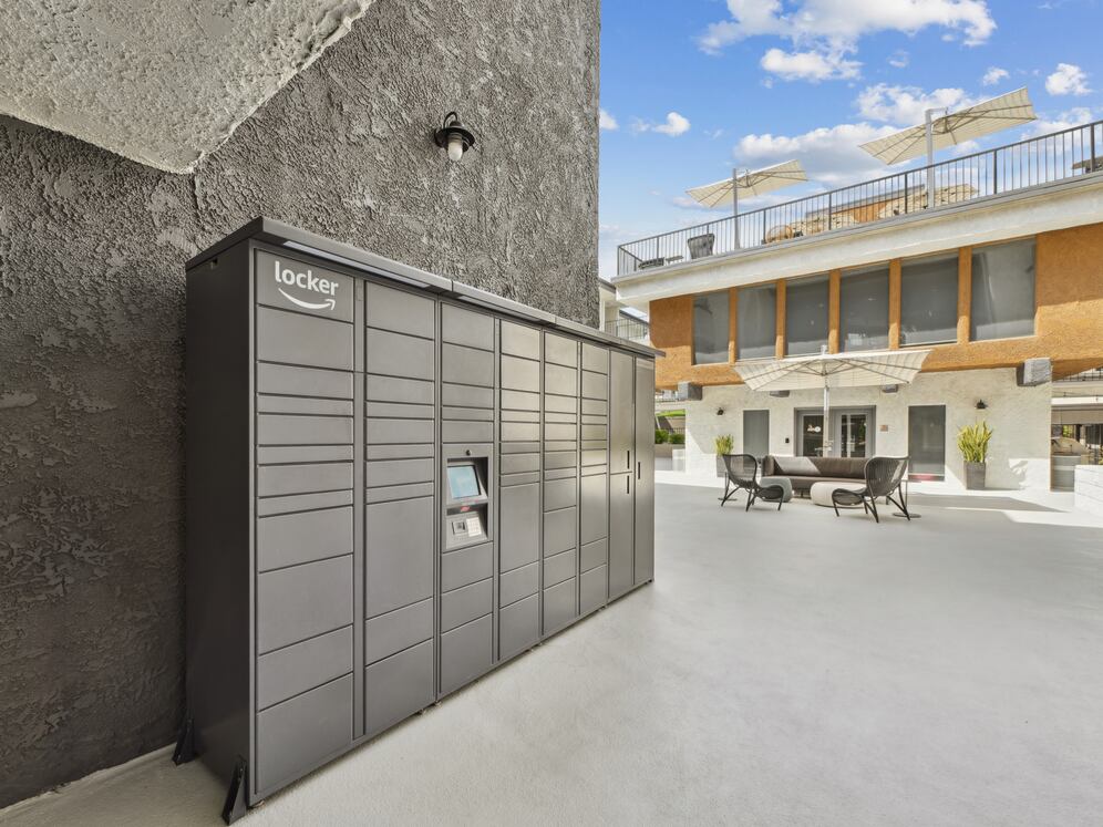 Amazon Hub lockers