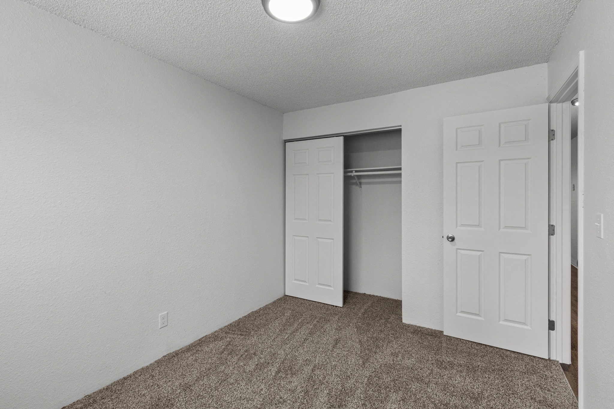 Creekside Apartments Image 9
