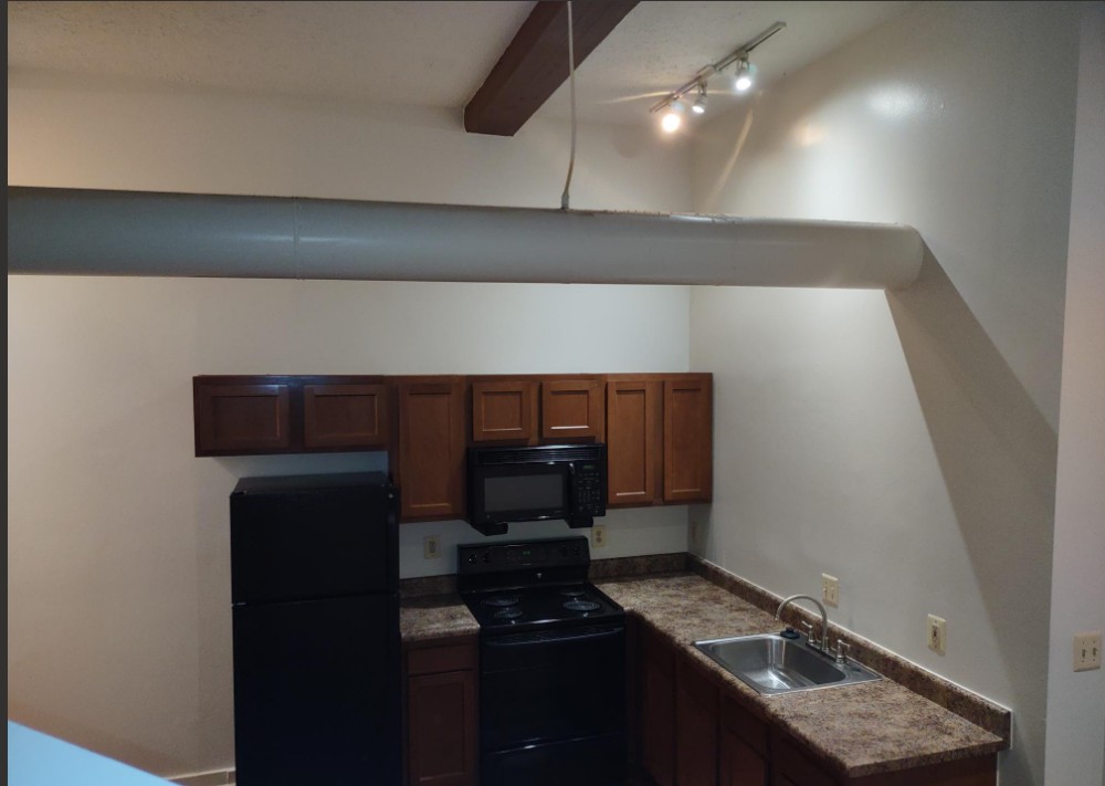 Marlboro Classic Apt & Redwood Square Image 55