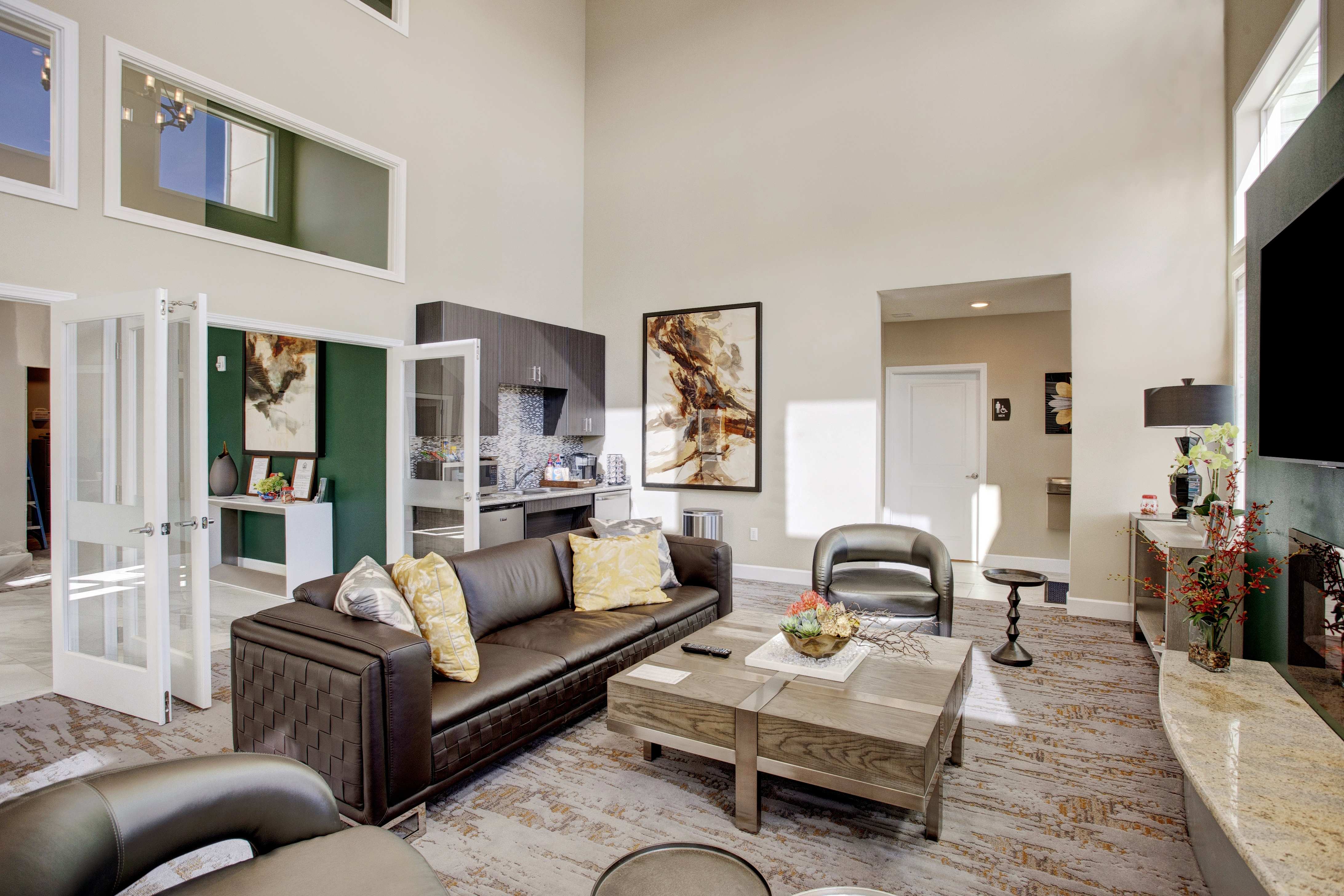 600 Riverside Image 12