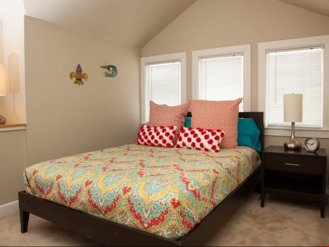 Apartments At River Garden On St Andrew New Orleans