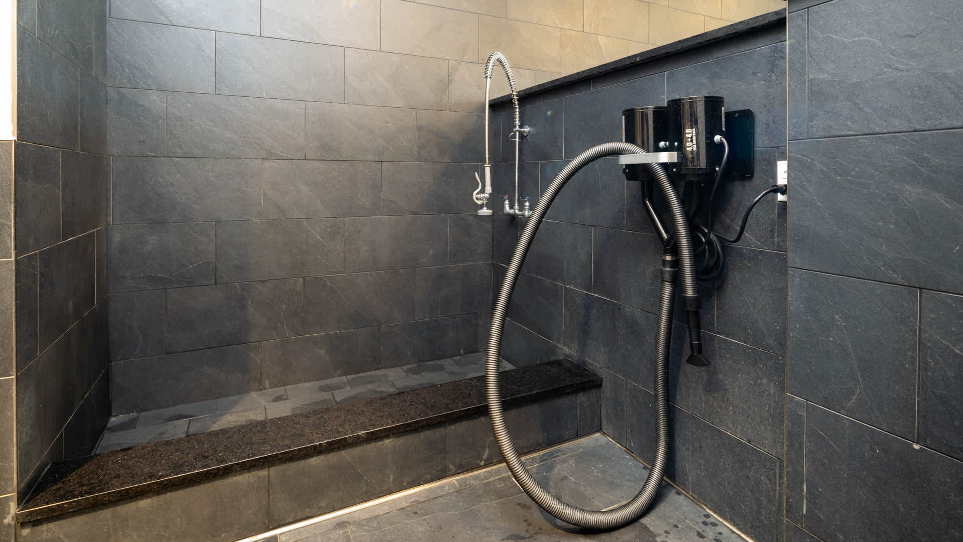 Olivian at the Realm Image 58