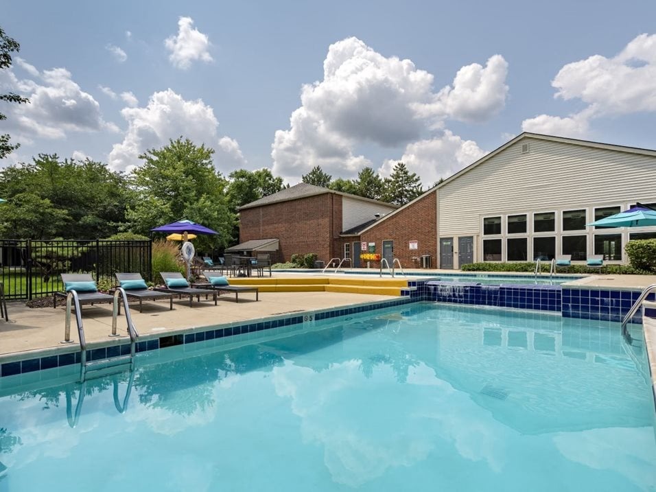 Fairlane Meadows Apartments and Townhomes Image 4