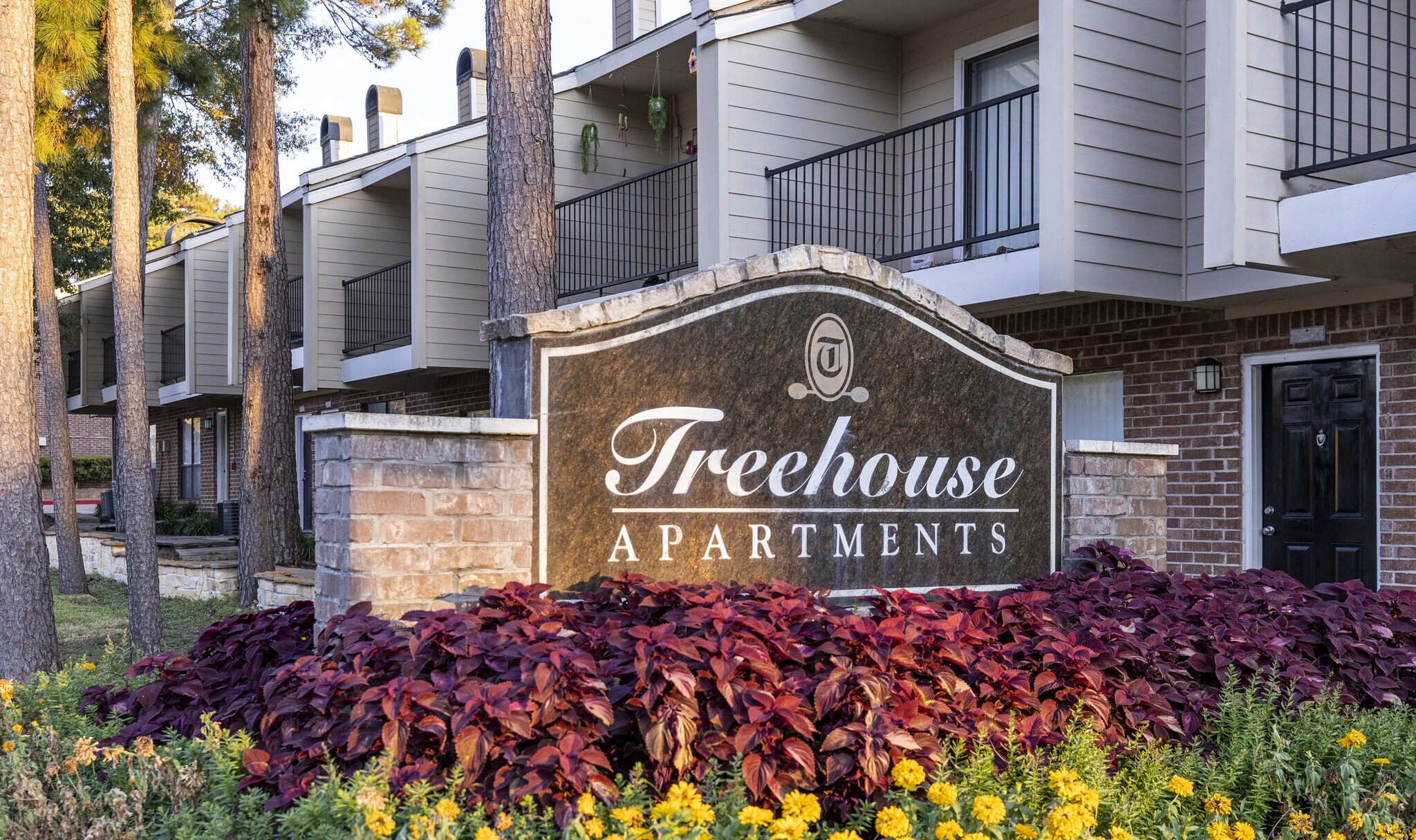 Treehouse Apartments Image 1