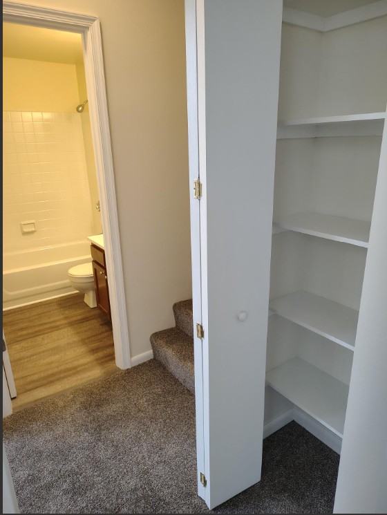 Marlboro Classic Apt & Redwood Square Image 135