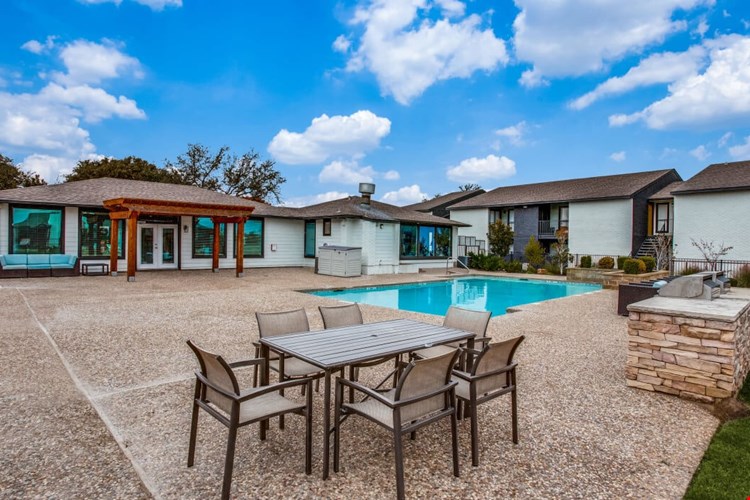 Decker Apartment Homes Image 15