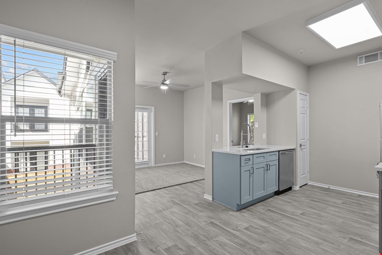 Larkin Apartment Homes Image 11