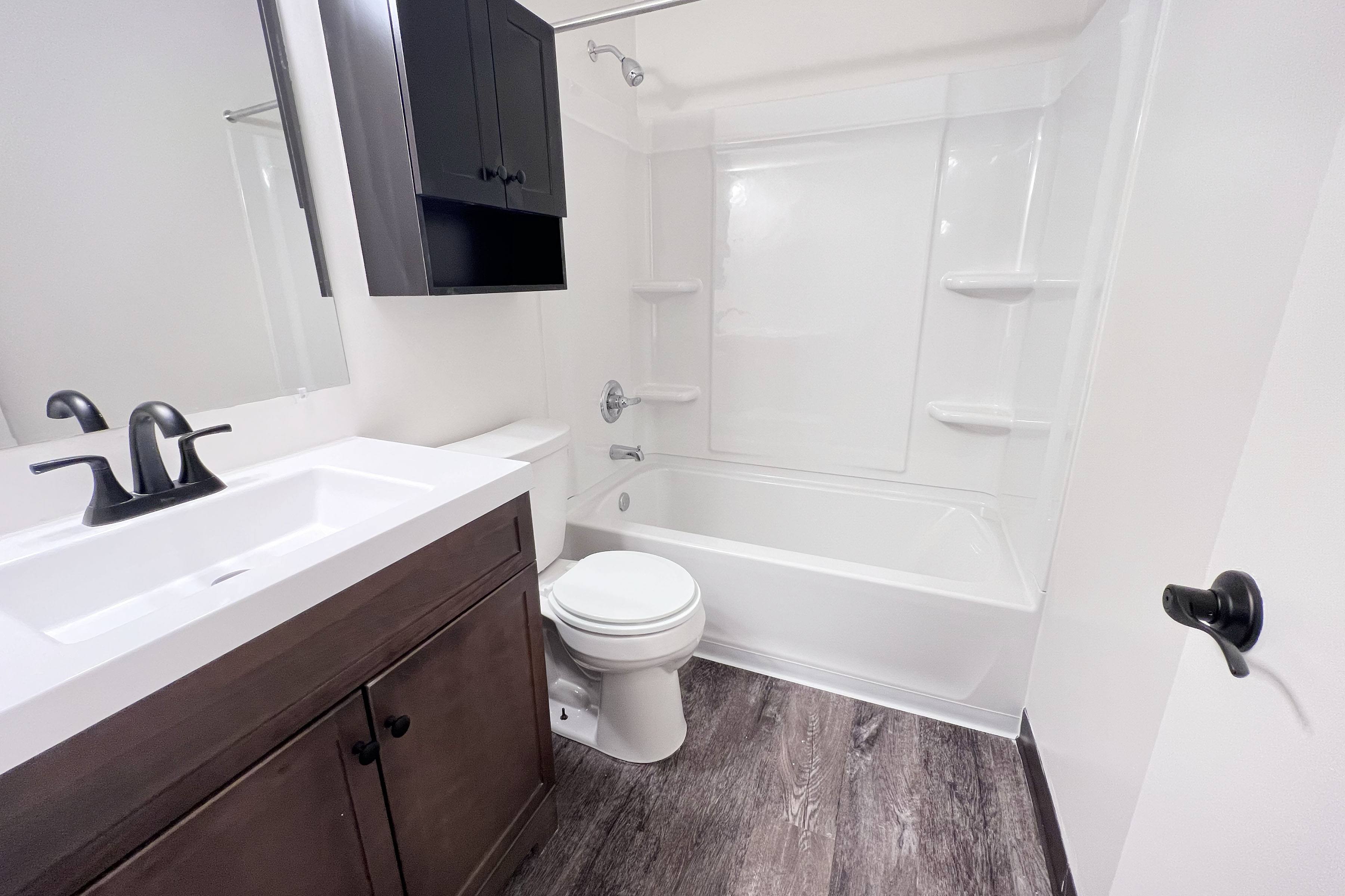 Crown Pointe Apartments Image 38