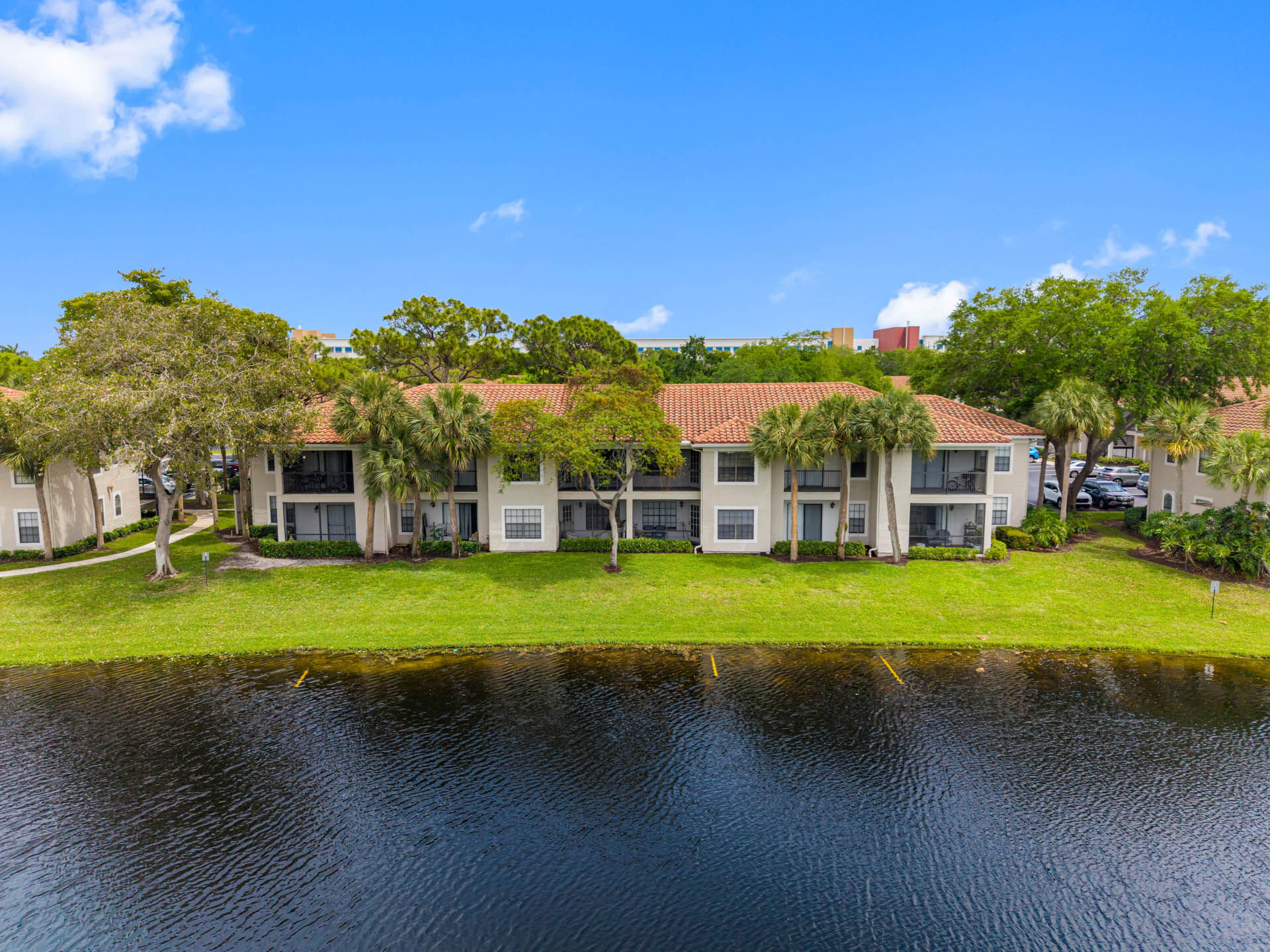 Mizner Court Image 29