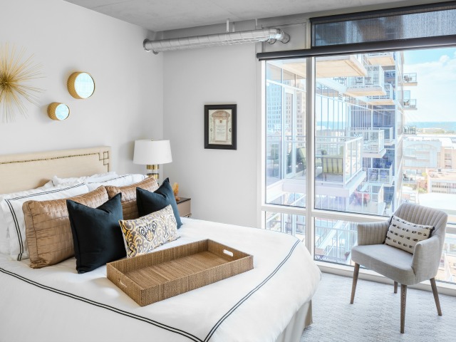 Two Light Luxury Apartments Image 29