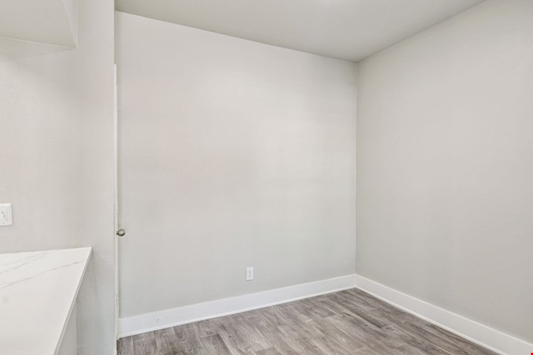 Larkin Apartment Homes Image 118