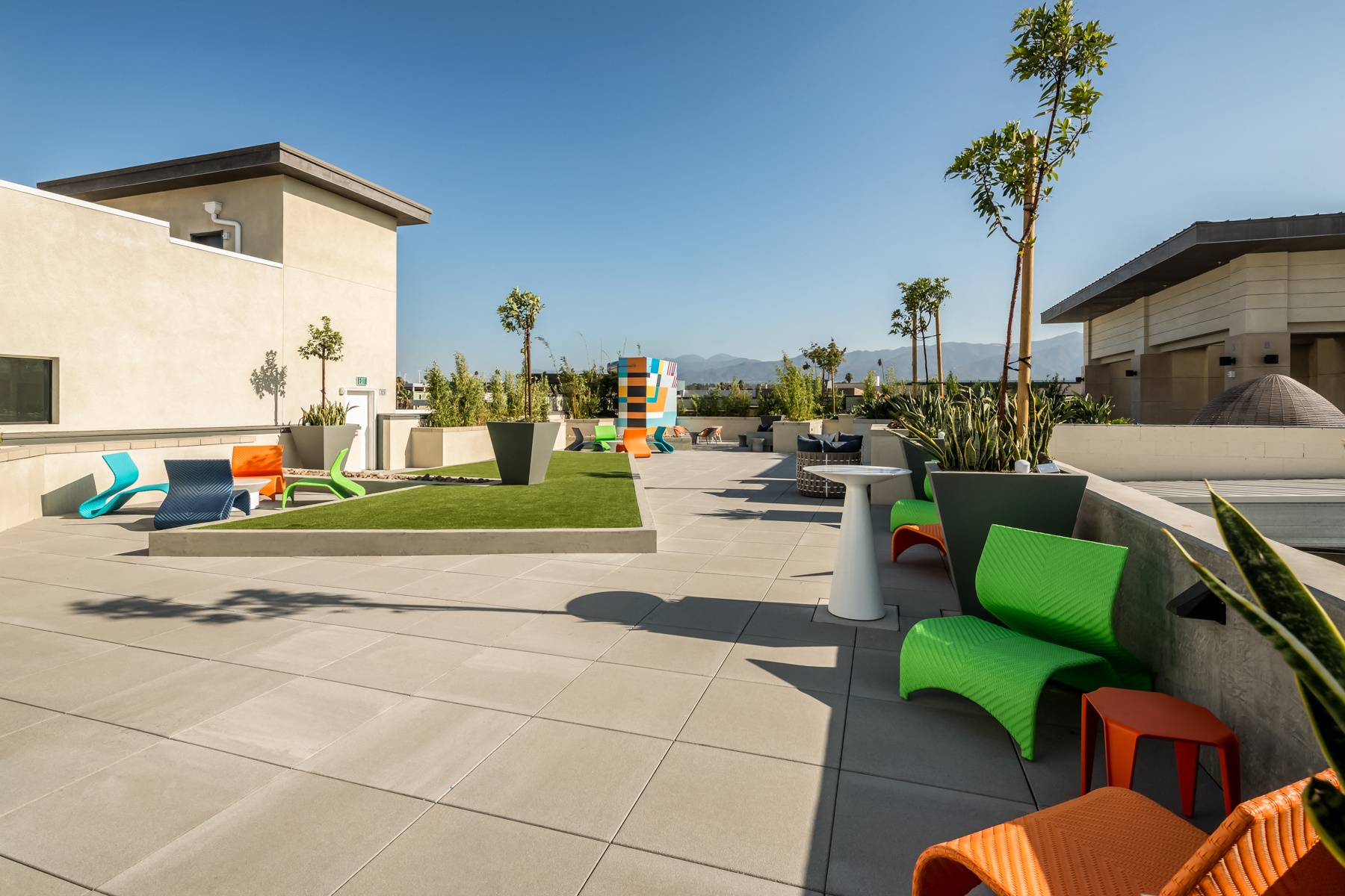 Corona, CA Metro at Main Apartments exterior pool
