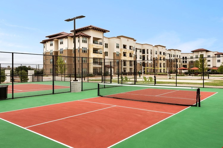 Edge and Stone Apartments Image 8