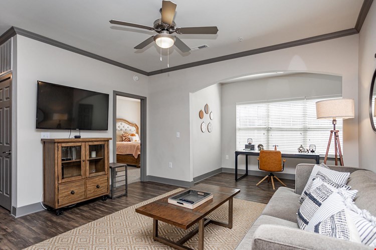 Vintage at Emory Road Apartments Image 5