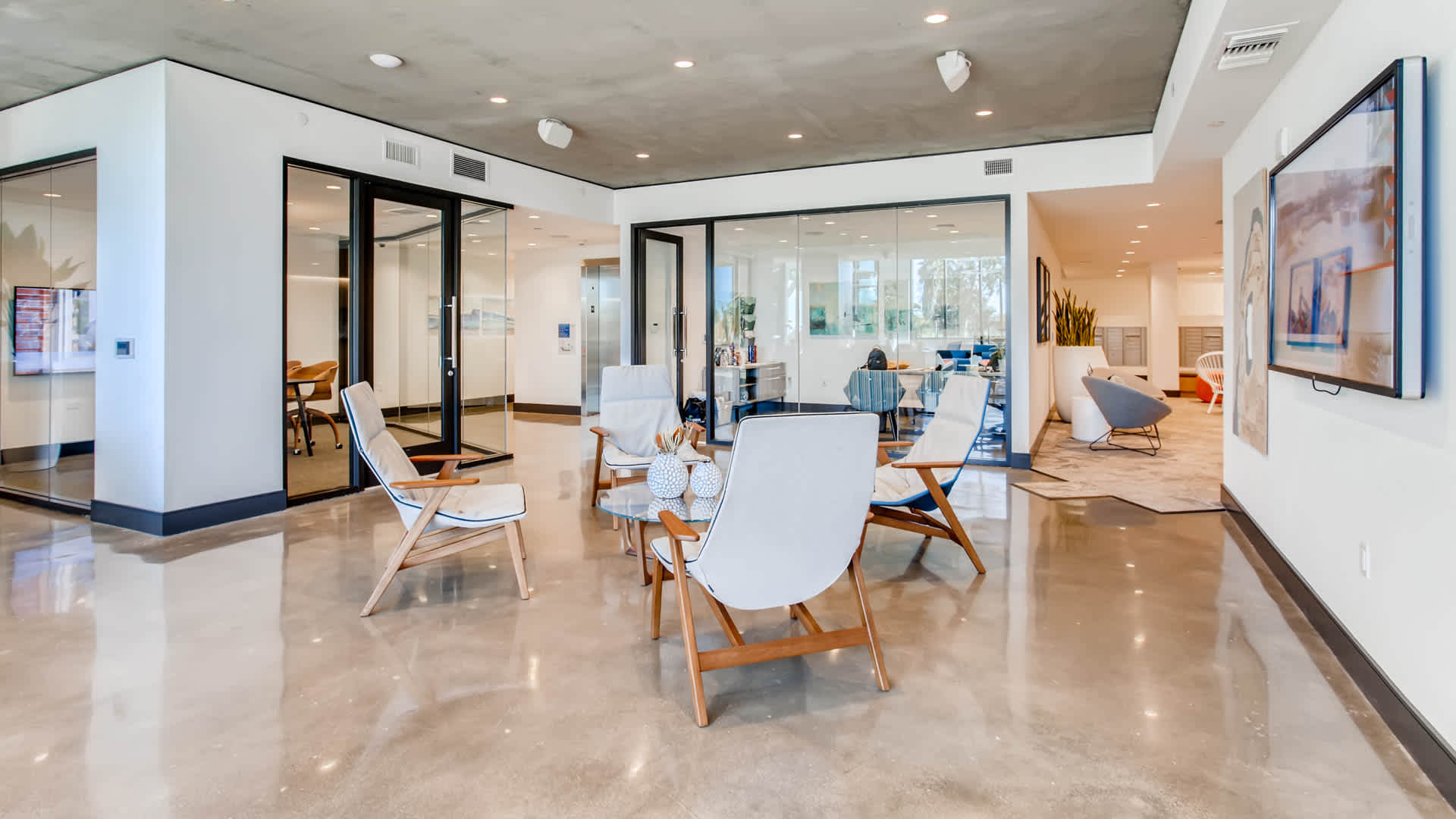 Mara Pacific Beach  Image 4