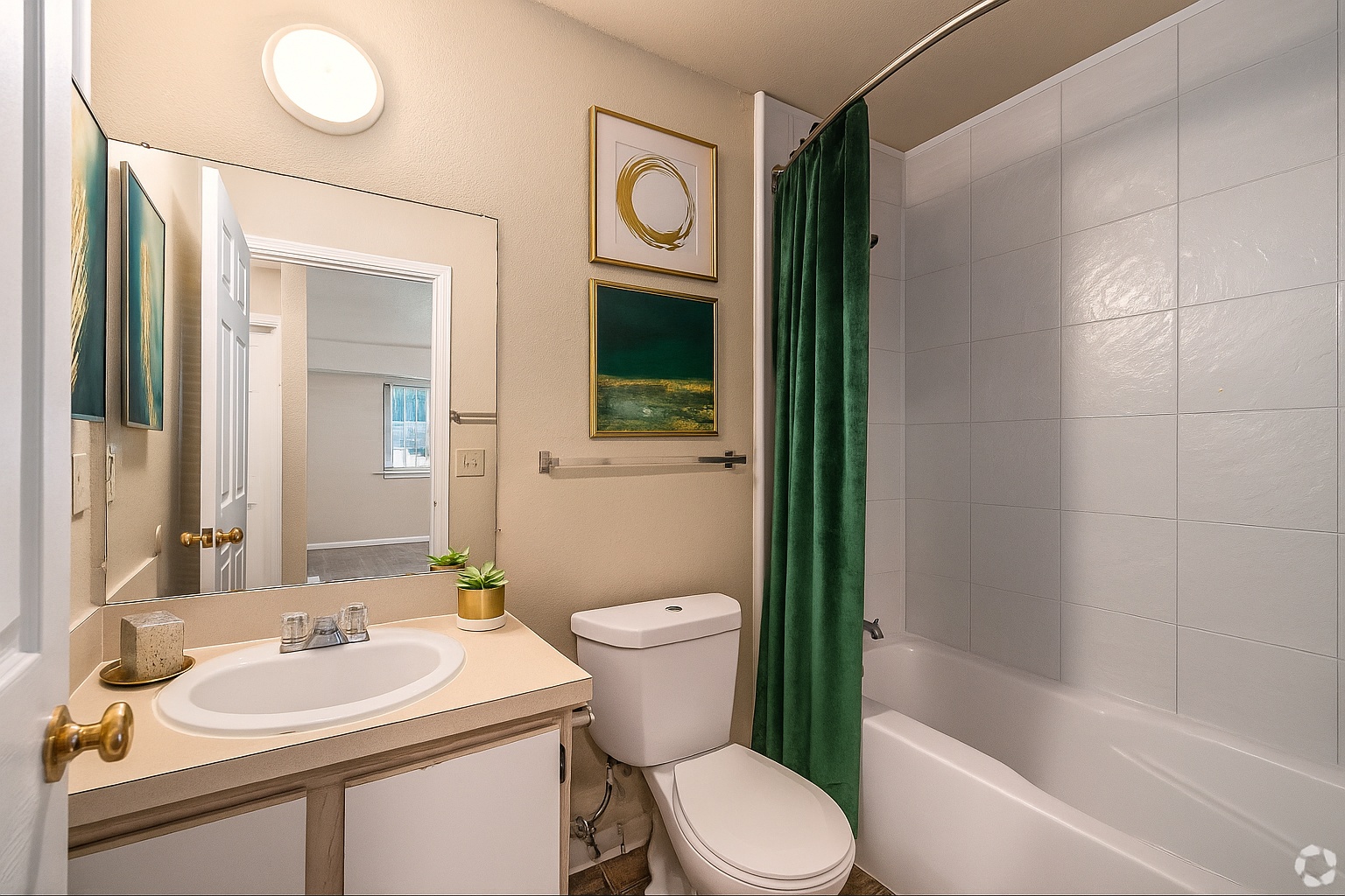 Oakridge Apartments Image 5