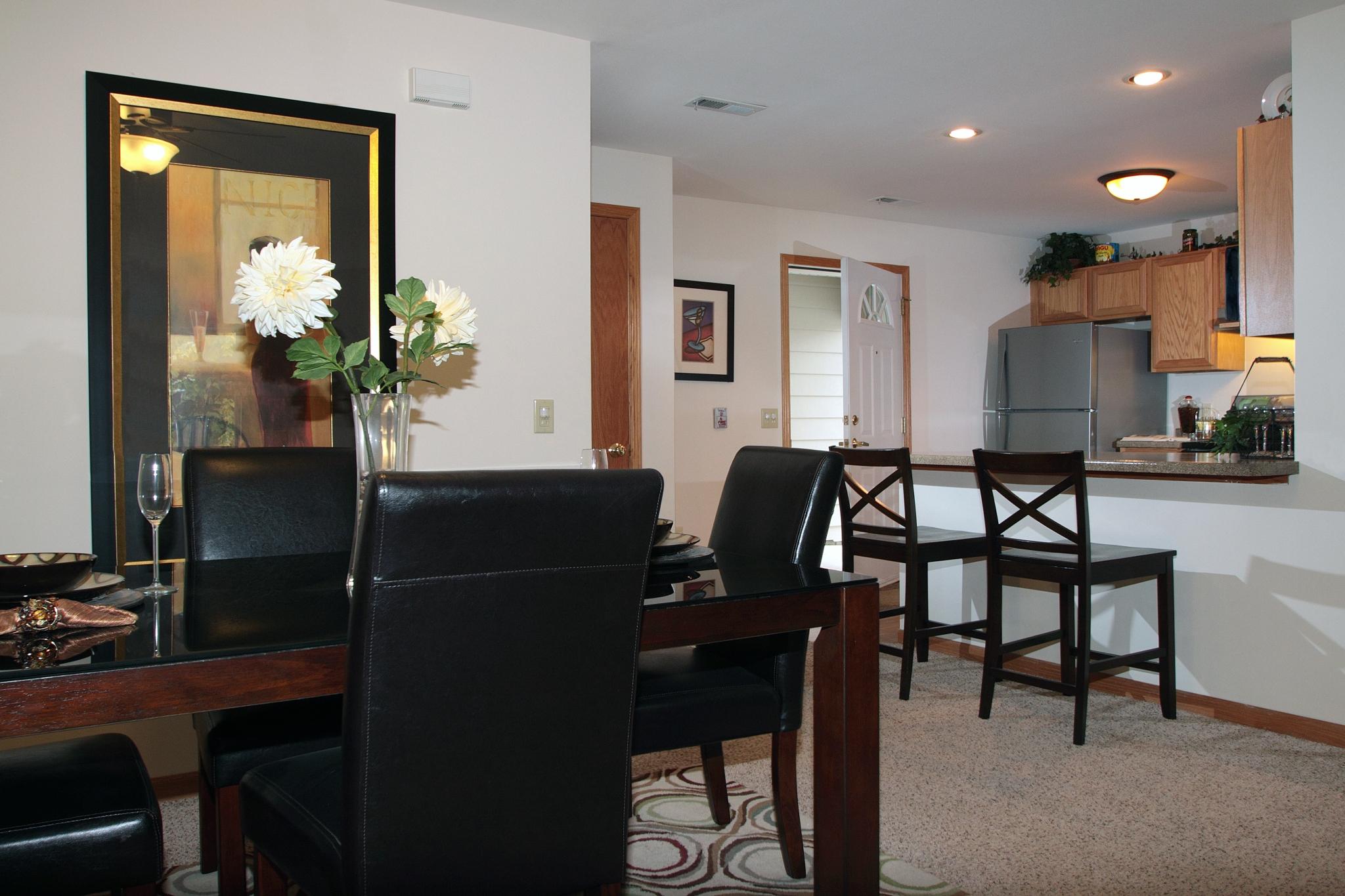 Saddle Brook Apartments Image 10